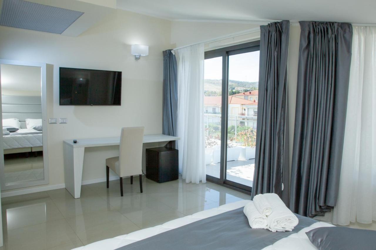 Hotel Dolce Stella Torre Melissa Bagian luar foto