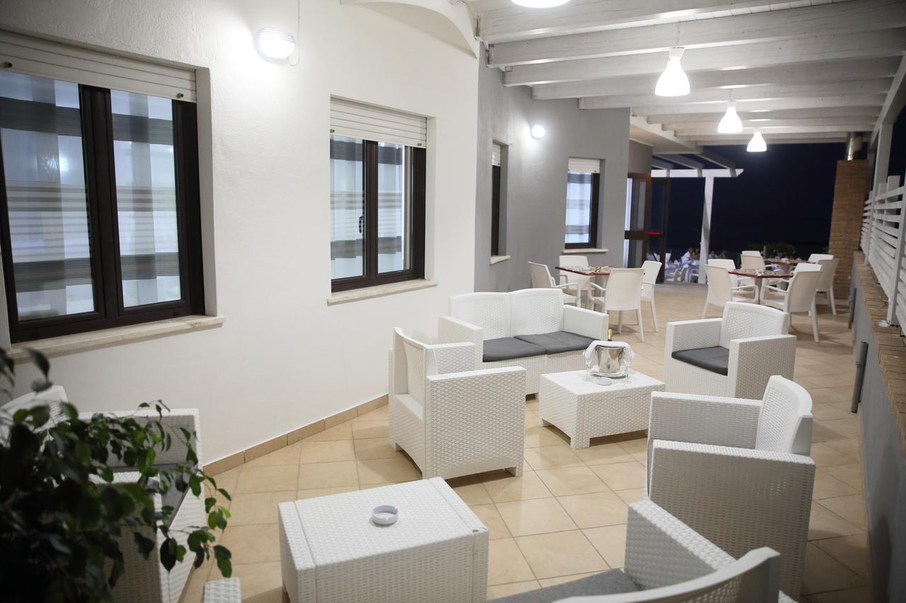Hotel Dolce Stella Torre Melissa Bagian luar foto